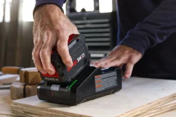 Bosch Power Tools 18V Starter Kit with Turbo Charger GXS18V-32N112