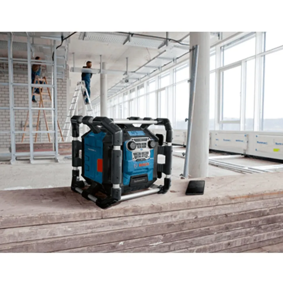 Bosch 18V Jobsite Radio with Bluetooth 5.0 and Power Station GPB18V-5CN