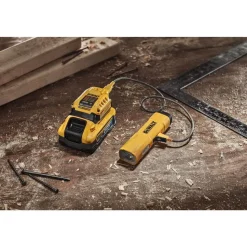 DeWalt USB-C Rechargeable LED Flashlight DCL183