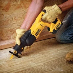 DeWalt 20V MAX Cordless Reciprocating Saw Kit DCS380P1