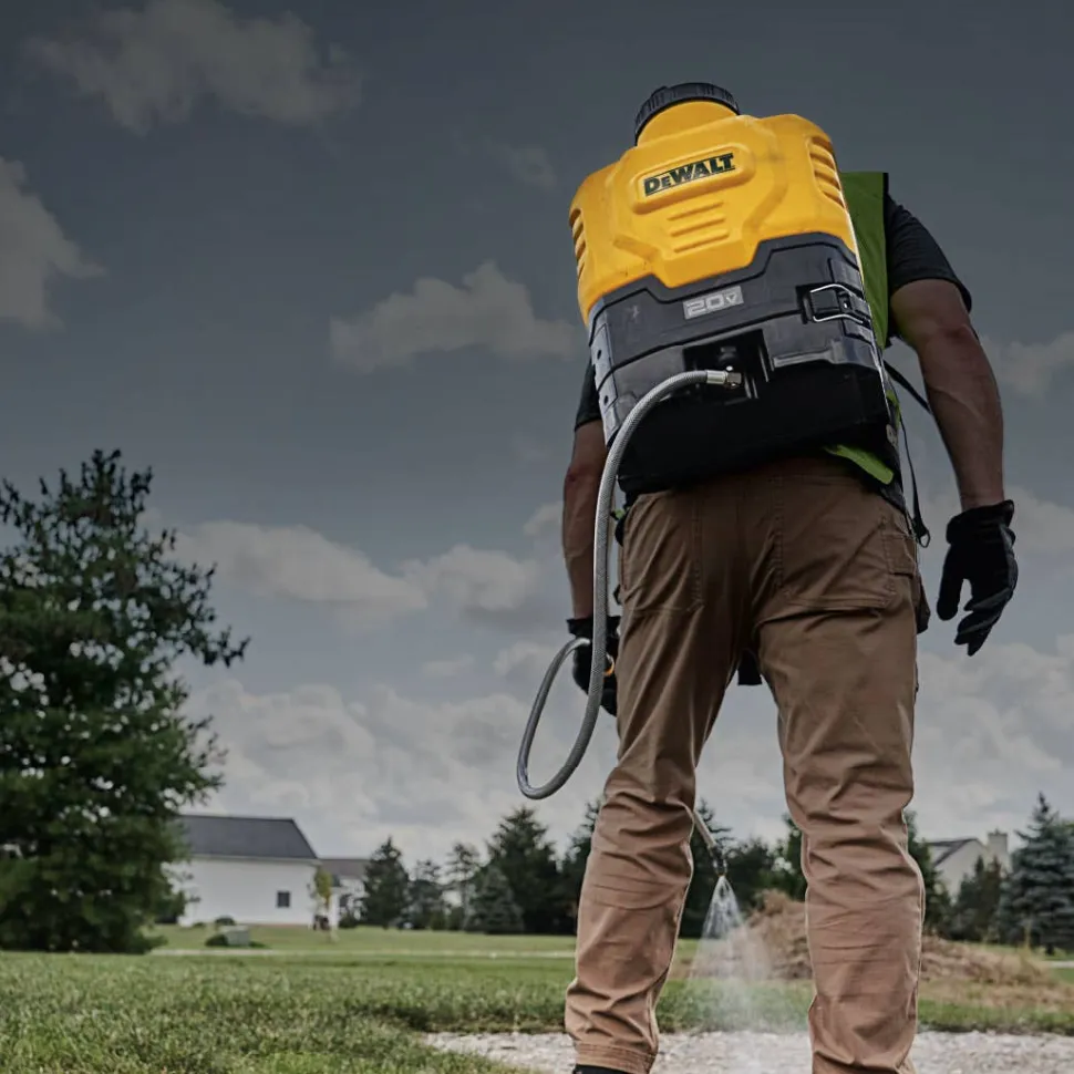 DeWalt 20V MAX 4 Gallon Backpack Sprayer Kit SPS-190681