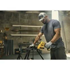 DeWalt 20V MAX* XR 1-1/4