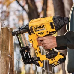 DeWalt 20V Max XR 9 GA Cordless Fencing Stapler (Bare Tool) DCFS950B