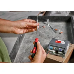 Milwaukee 4-in-1 TORX Security Precision Multi-Bit Screwdriver 48-22-2931