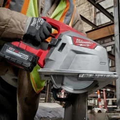 Milwaukee M18 FUEL 8