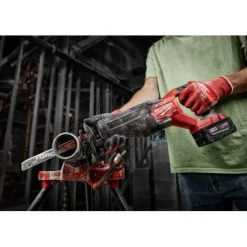 Milwaukee M18 FUEL SAWZALL Recip Saw with ONE KEY - 1 Battery XC5.0 Kit 2822-22