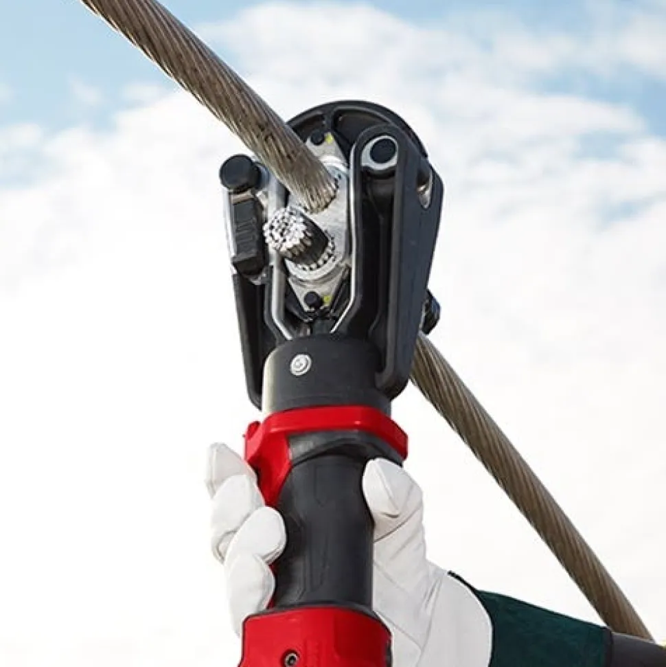 Milwaukee M18 15-Ton Crimper Force Logic One-Key (2.0Ah/5.0Ah) Kit 2879-22