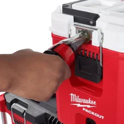 Milwaukee PACKOUT 16 Quart Compact Hard Cooler 48-22-8460