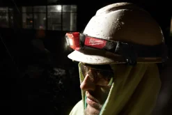 Milwaukee Spot/Flood Headlamp 450 Lumens 2104