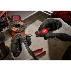 Milwaukee Tools 6-IN-1 Stubby Multi-Bit Screwdriver 48-22-2762