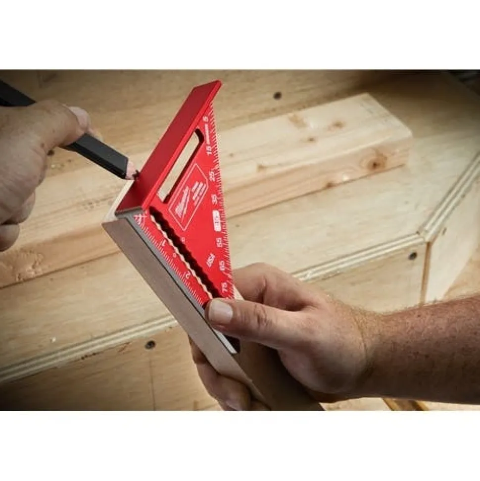 Milwaukee 4-1/2" Trim Square MLSQ040